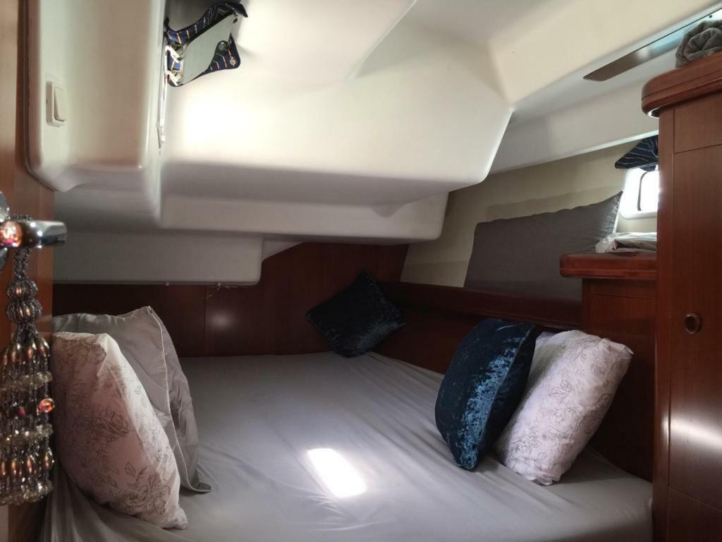Luxury Yacht Stay "White Dove" Sleeps 6 Gibilterra Esterno foto